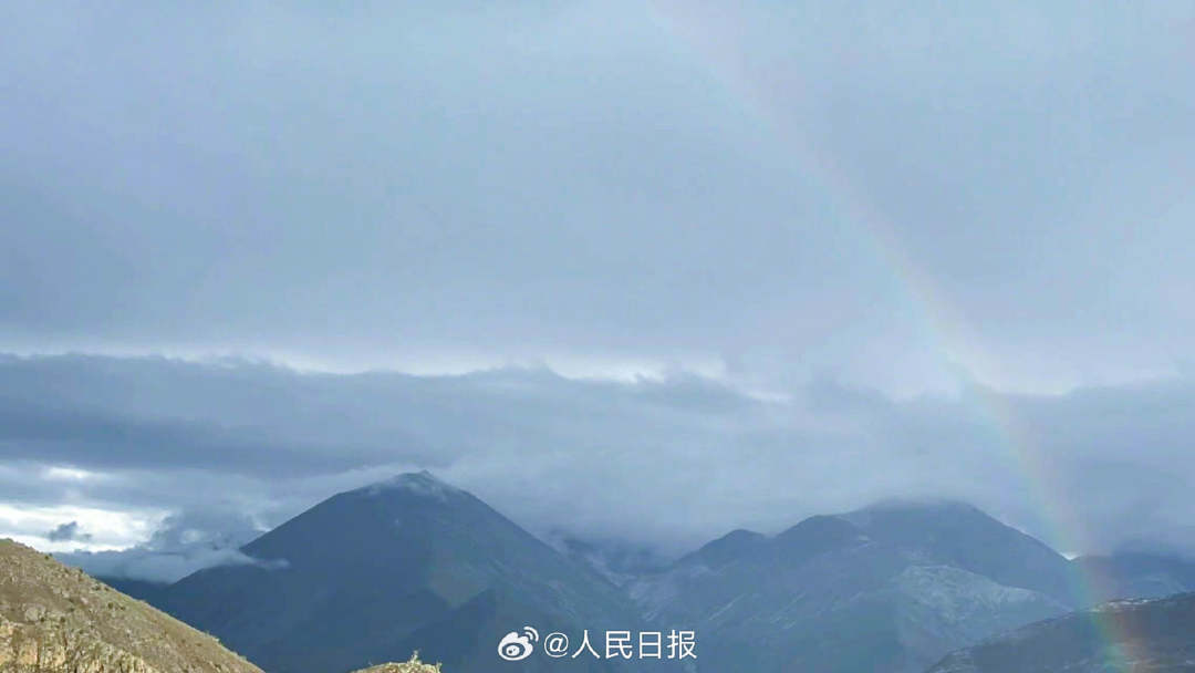 接好運(yùn)！青藏高原現(xiàn)巨大彩虹橋