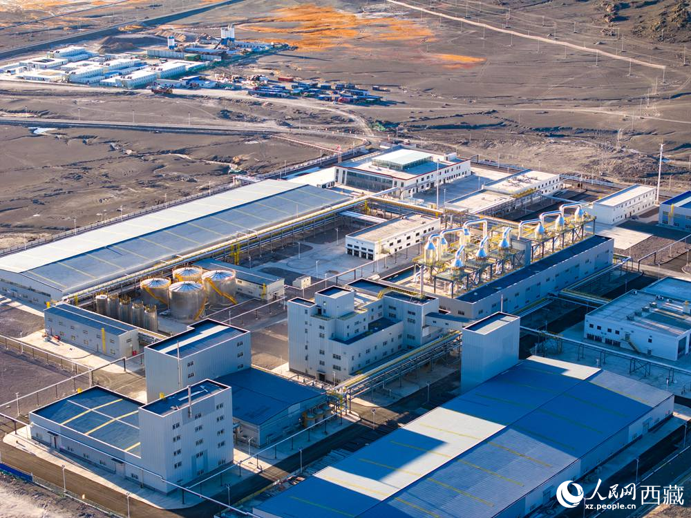 西藏扎布耶鹽湖綠色綜合開發(fā)利用萬噸電池級碳酸鋰項(xiàng)目。