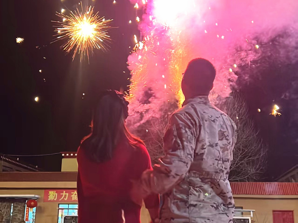 來隊家屬的溫馨瞬間?；粢綌z