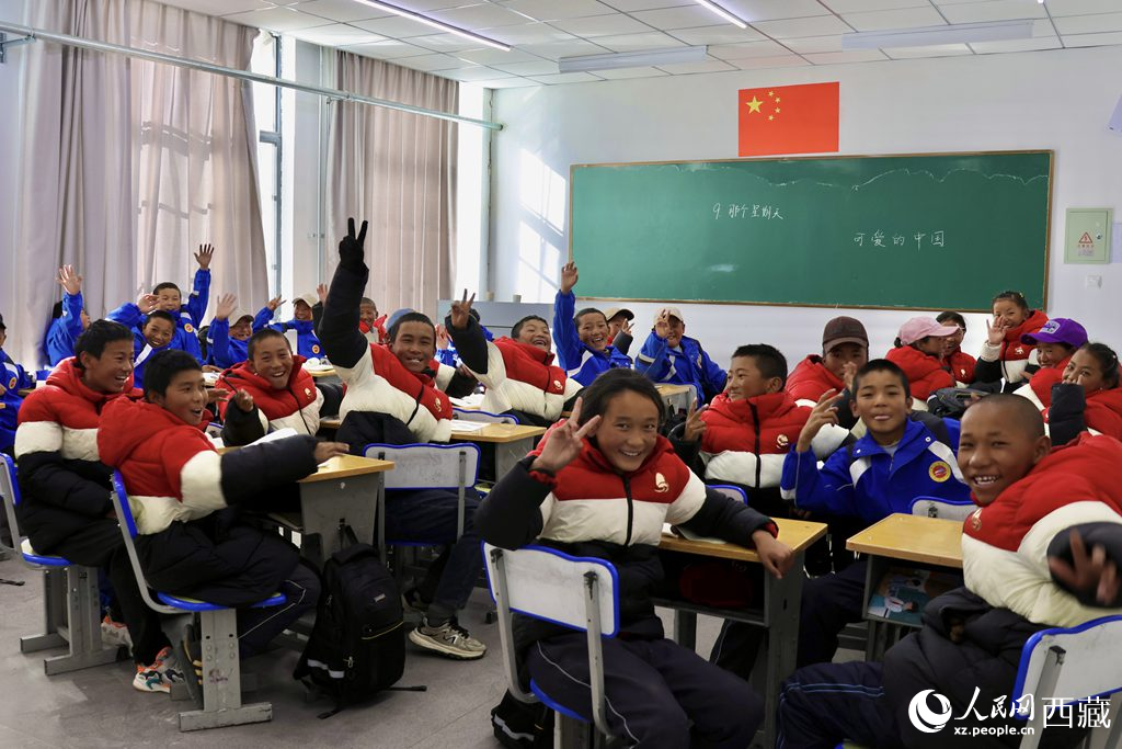 安置在定日縣委黨校讀書的學(xué)生。人民日?qǐng)?bào)記者 鮮敢攝