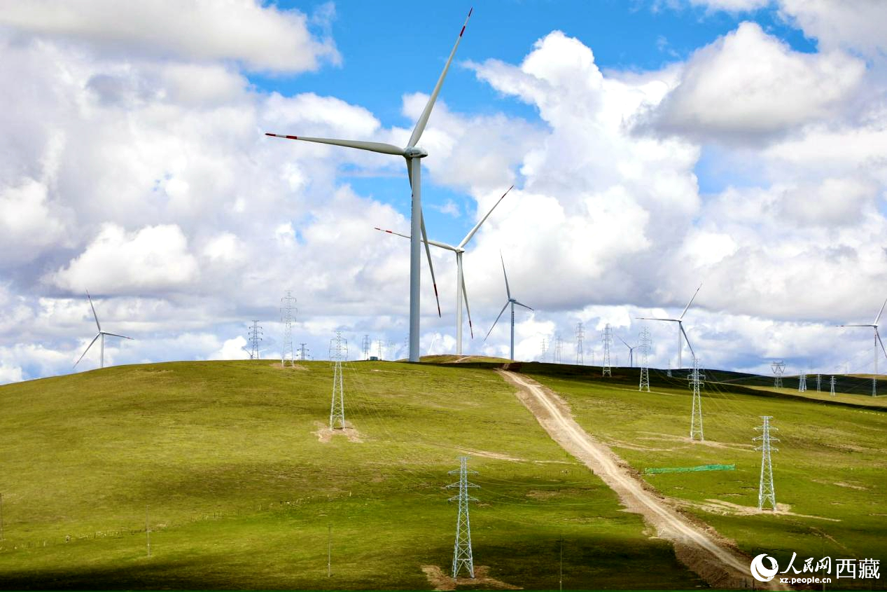 西藏那曲市色尼區(qū)的歐瑪亭嘎風(fēng)電場。