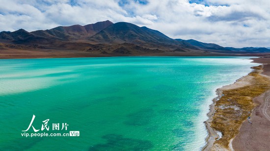 西藏阿里:色彩斑斕物瑪錯(cuò)