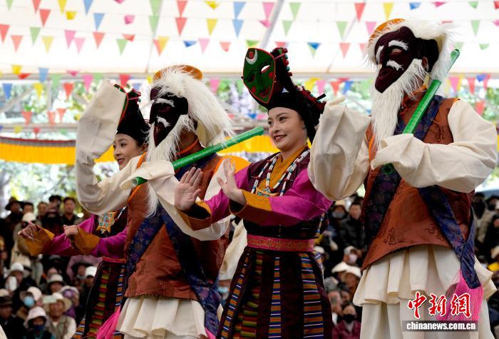 精彩文藝表演亮相西藏拉薩