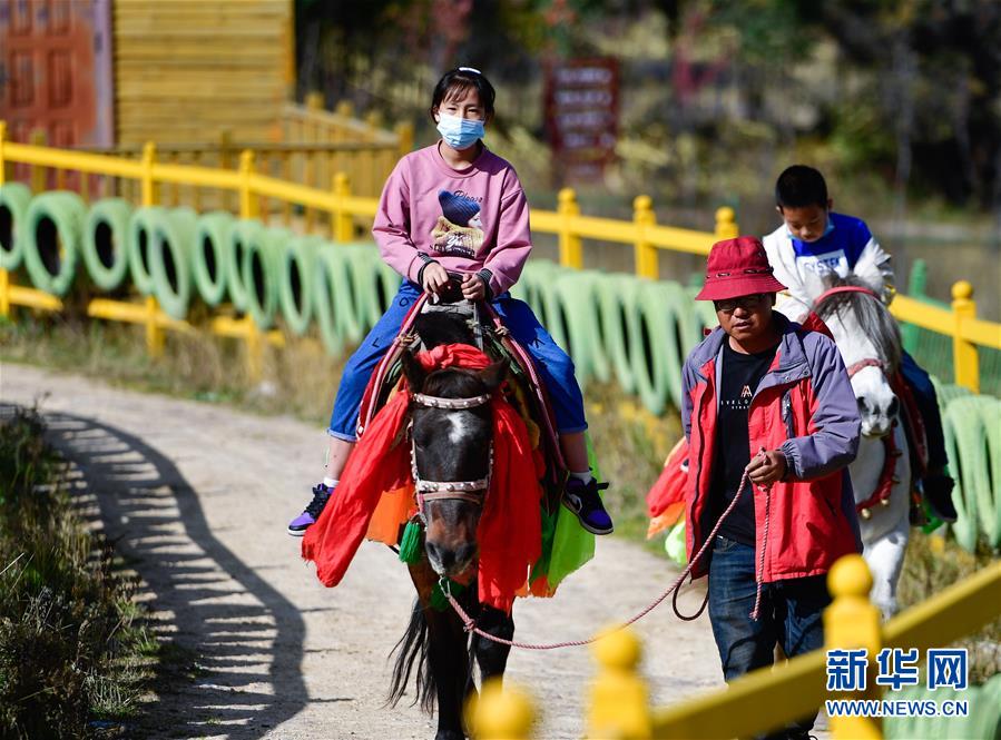 （全面建成小康社會“百城千縣萬村調研行”·圖文互動）（2）青?？柎澹骸肮夤鞔濉钡娜A麗轉身