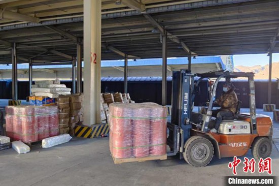 西藏鐵路貨運(yùn)量入冬以來穩(wěn)步增長