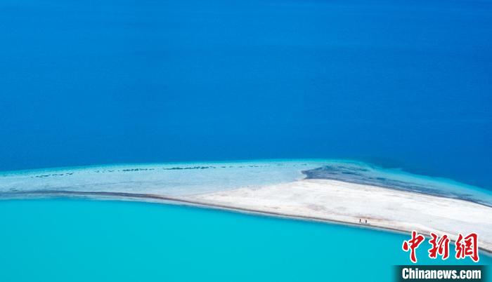 圖為山南羊卓雍錯(cuò)?！『闻罾?攝