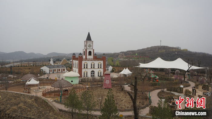 陜西省延安市安塞區(qū)高橋鎮(zhèn)南溝村生態(tài)示范園。 <a target='_blank'  ><p  align=